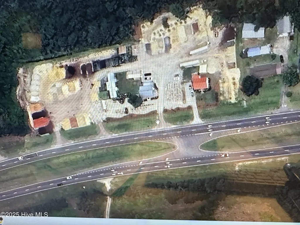 1697 Freedom Way Hubert NC 28539