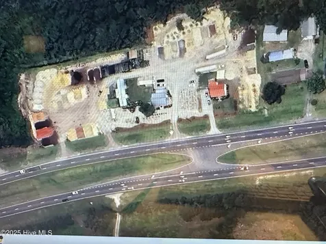 1697 Freedom Way Hubert NC 28539