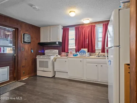 1697 Freedom Way Hubert NC 28539