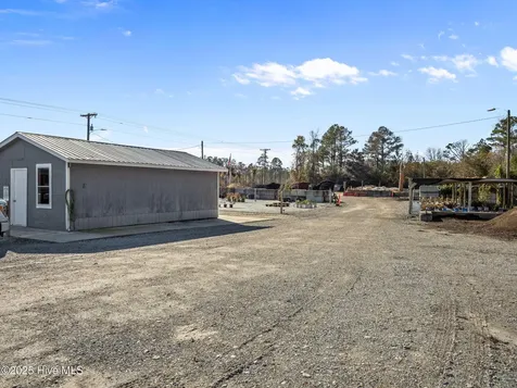 1697 Freedom Way Hubert NC 28539