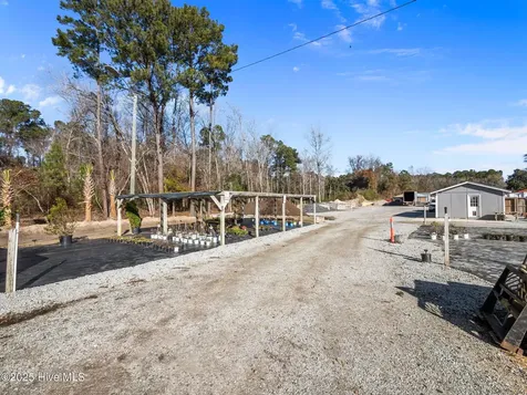 1697 Freedom Way Hubert NC 28539