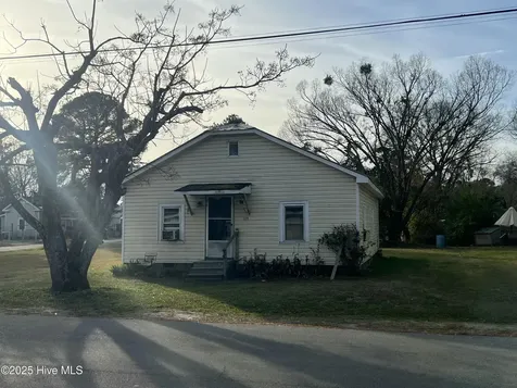 3733 East Street Bethel NC 27812