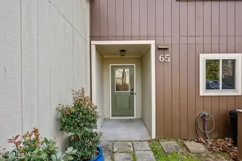 65 Quarterdeck Townes New Bern NC 28562