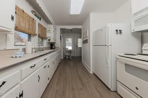 520 W Corbett Avenue Swansboro NC 28584