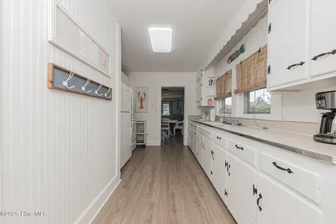 520 W Corbett Avenue Swansboro NC 28584