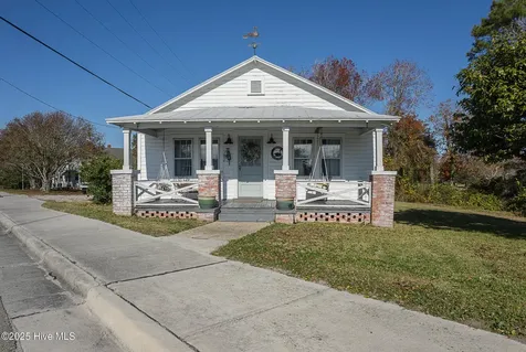 520 W Corbett Avenue Swansboro NC 28584