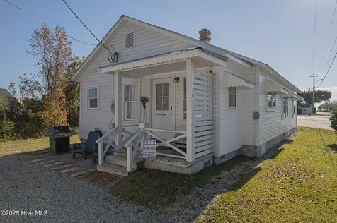 520 W Corbett Avenue Swansboro NC 28584