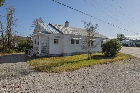 520 W Corbett Avenue Swansboro NC 28584