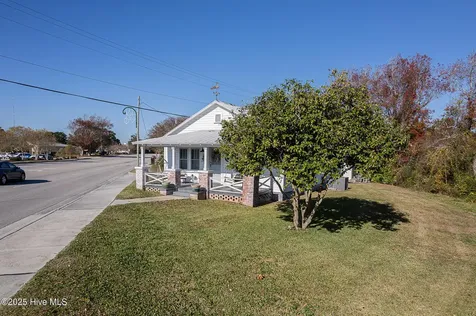 520 W Corbett Avenue Swansboro NC 28584