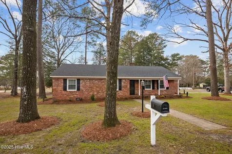 108 Ridgewood Circle Washington NC 27889