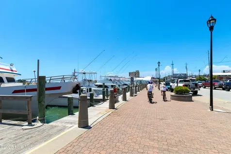 113 Lake Avenue Morehead City NC 28557