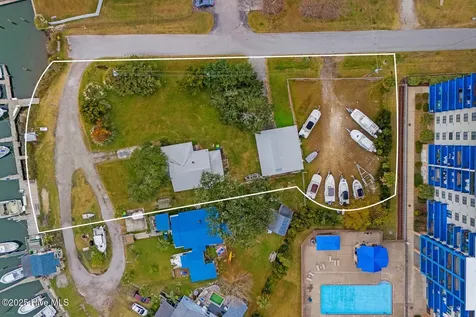 113 Lake Avenue Morehead City NC 28557