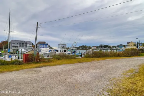 113 Lake Avenue Morehead City NC 28557