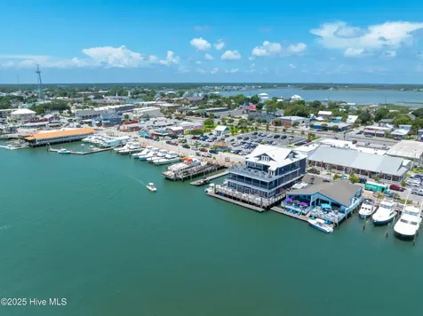113 Lake Avenue Morehead City NC 28557