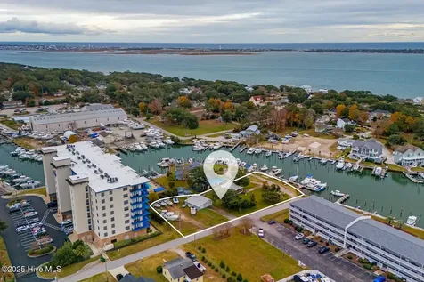 113 Lake Avenue Morehead City NC 28557