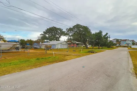 113 Lake Avenue Morehead City NC 28557