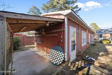 1206 W Highland Avenue Kinston NC 28501