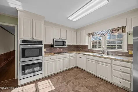 1206 W Highland Avenue Kinston NC 28501