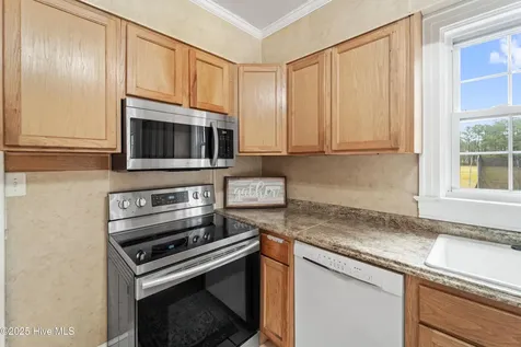190 Huffmantown Road Richlands NC 28574