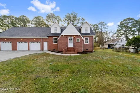 190 Huffmantown Road Richlands NC 28574