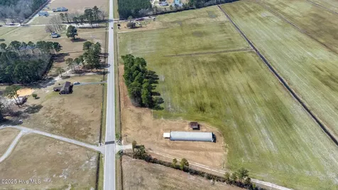 11394 Nc-41 Bladenboro NC 28320