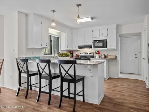 131 Oakleaf Drive Pine Knoll Shores NC 28512