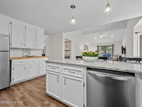 131 Oakleaf Drive Pine Knoll Shores NC 28512