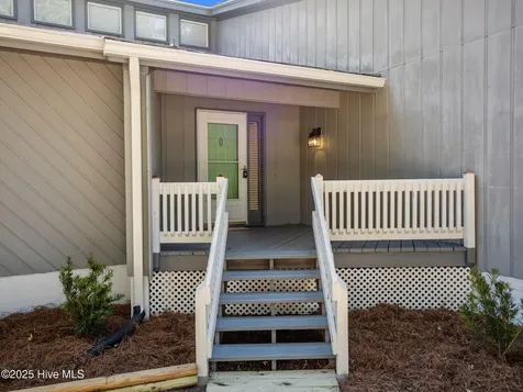 131 Oakleaf Drive Pine Knoll Shores NC 28512