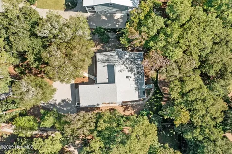 131 Oakleaf Drive Pine Knoll Shores NC 28512
