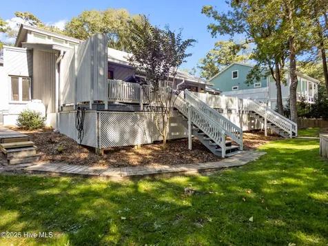 131 Oakleaf Drive Pine Knoll Shores NC 28512