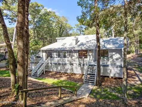 131 Oakleaf Drive Pine Knoll Shores NC 28512