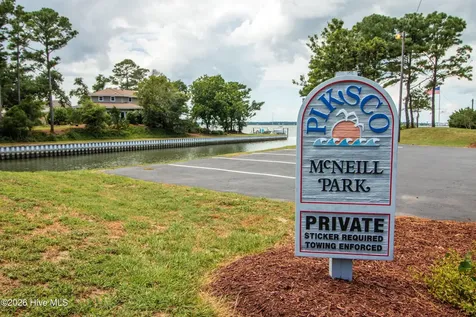 131 Oakleaf Drive Pine Knoll Shores NC 28512