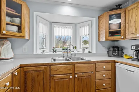 289 Croaker Street Davis NC 28524