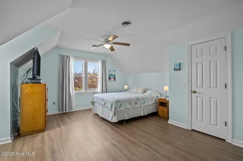 289 Croaker Street Davis NC 28524