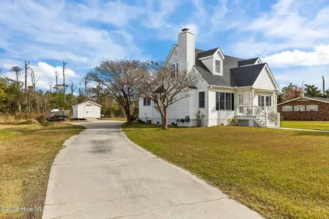 289 Croaker Street Davis NC 28524