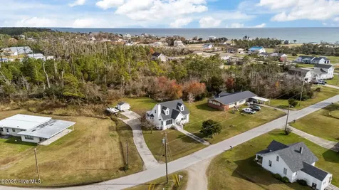 289 Croaker Street Davis NC 28524