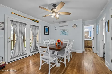 289 Croaker Street Davis NC 28524