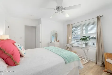 1606 Ocean Drive Emerald Isle NC 28594