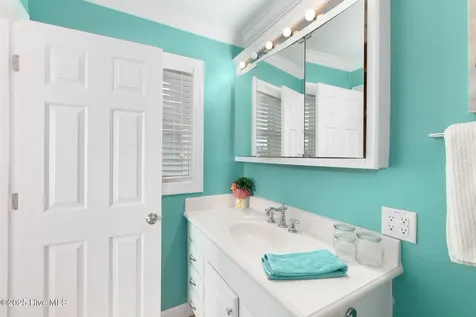 1606 Ocean Drive Emerald Isle NC 28594