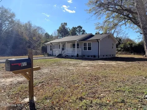 811 Anne Street Laurinburg NC 28352