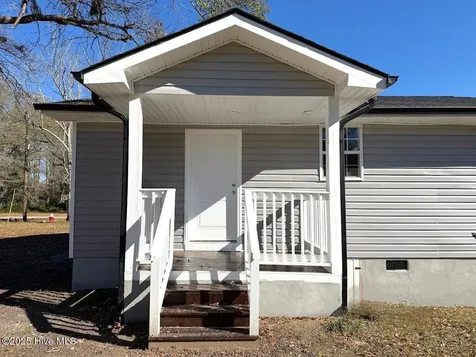 811 Anne Street Laurinburg NC 28352