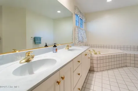 122 Waccamaw Drive Hertford NC 27944
