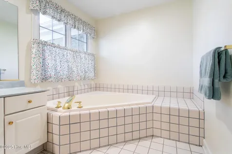 122 Waccamaw Drive Hertford NC 27944