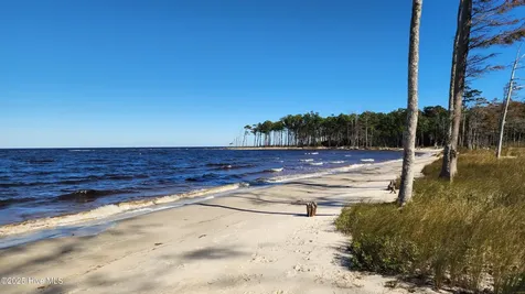 112 Sandy Point Drive Beaufort NC 28516
