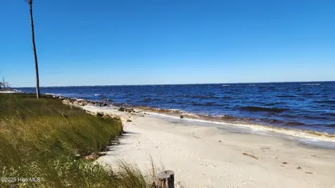 112 Sandy Point Drive Beaufort NC 28516
