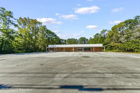 8434 Nc Highway 306 S Arapahoe NC 28510