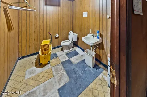 8434 Nc Highway 306 S Arapahoe NC 28510