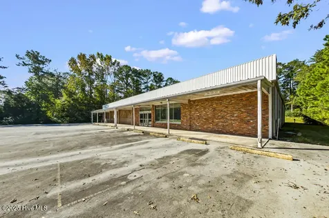8434 Nc Highway 306 S Arapahoe NC 28510