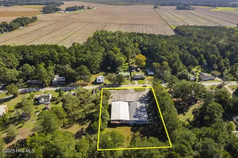 8434 Nc Highway 306 S Arapahoe NC 28510