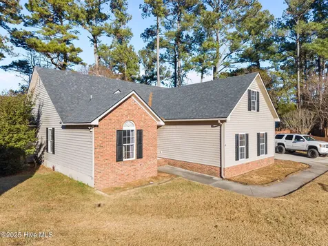 104 Dundee Court Jacksonville NC 28546
